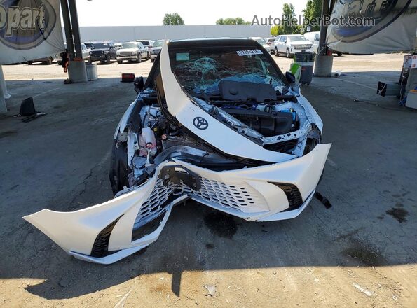 4T1DBADKXSU023614 2025 TOYOTA CAMRY Белый Вид спереди