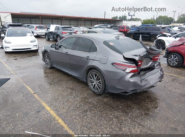 4T1F11AK1NU076447 2022 TOYOTA CAMRY Gray Trasero izquierdo