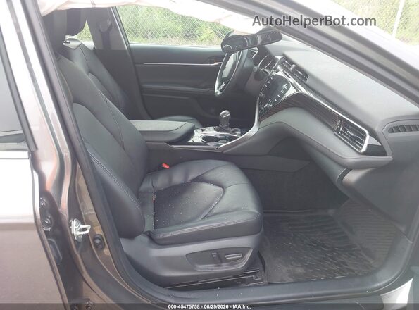 4T1F11AK5LU392219 2020 TOYOTA CAMRY Gray Front interior view