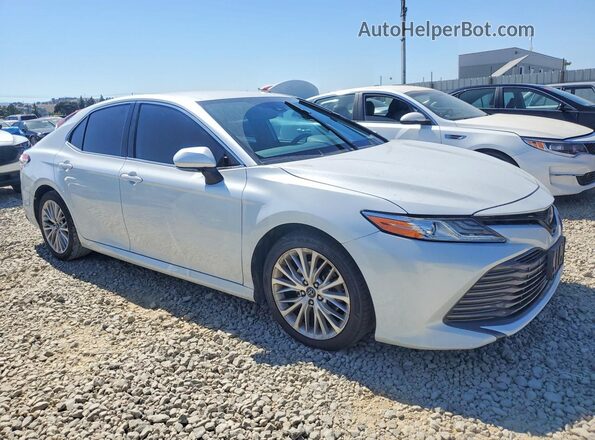 4T1F11AK6LU897993 2020 TOYOTA CAMRY White Przód prawy