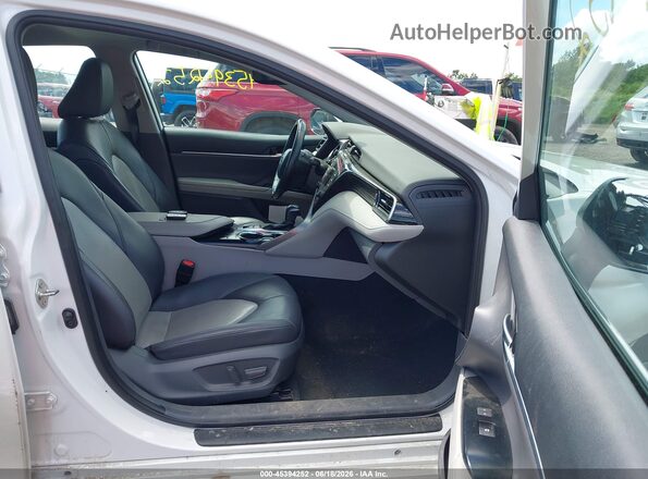 4T1F11BK7LU005233 2020 TOYOTA CAMRY White Widok wnętrza z przodu