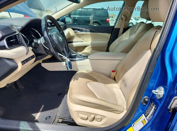 4T1F31AK3LU017276 2020 TOYOTA CAMRY Blue Вид салону спереду