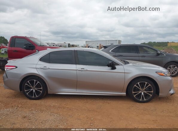 4T1G11AK0LU944293 2020 TOYOTA CAMRY Silver Սալոնի 360 աստիճան տեսք
