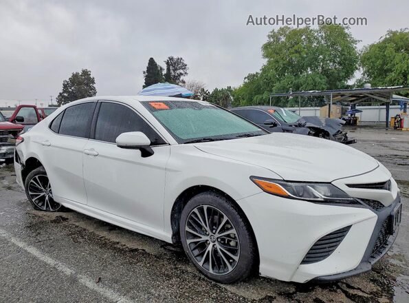 4T1G11AK1LU355012 2020 TOYOTA CAMRY White Przód prawy