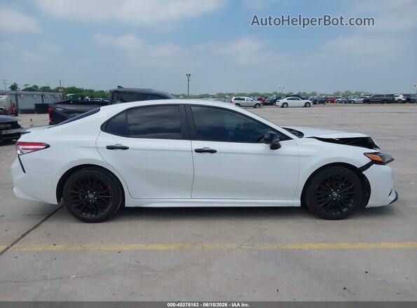 4T1G11AK3LU383149 2020 TOYOTA CAMRY White Widok wnętrza z tyłu