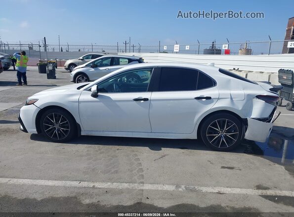 4T1G11AK3MU559585 2021 TOYOTA CAMRY White 