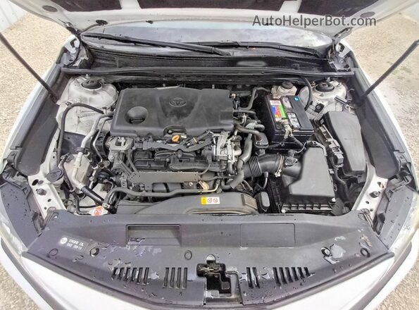 4T1G11AK4LU346028 2020 TOYOTA CAMRY White Widok wnętrza z tyłu