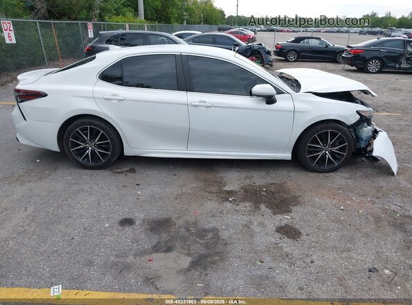 4T1G11AK6MU437304 2021 TOYOTA CAMRY White Rear interior view