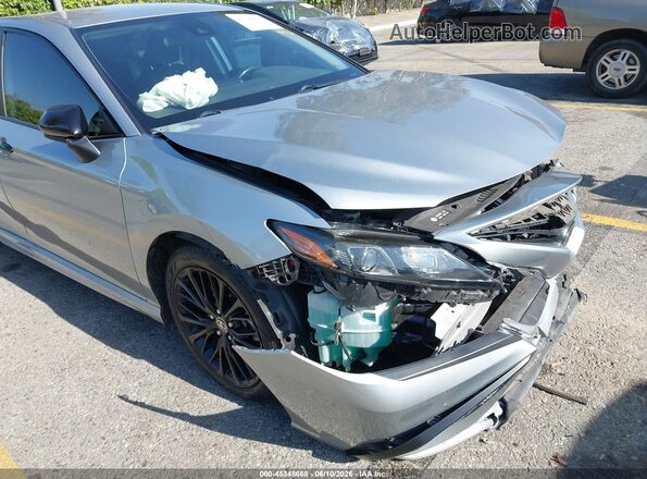 4T1G11AK8MU489159 2021 TOYOTA CAMRY Silver Սալոնի հետևի տեսք