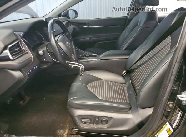 4T1G11AK9MU451620 2021 TOYOTA CAMRY Black წინა სალონის ხედი