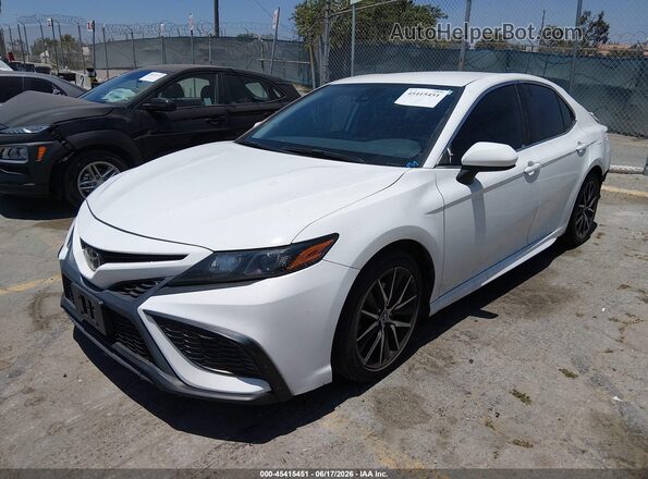 4T1G11AK9MU451696 2021 TOYOTA CAMRY Белый Передняя левая четверть