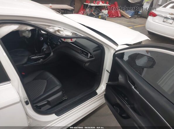 4T1G11AKXLU975566 2020 TOYOTA CAMRY White Front interior view