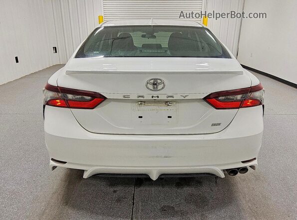 4T1G11AKXMU429951 2021 TOYOTA CAMRY White Հետևի տեսք