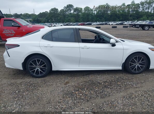 4T1G11BK0MU026415 2021 TOYOTA CAMRY White Rear interior view