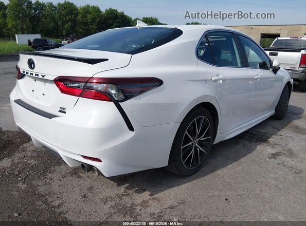 4T1G11BK1MU030070 2021 TOYOTA CAMRY White Trasero derecho