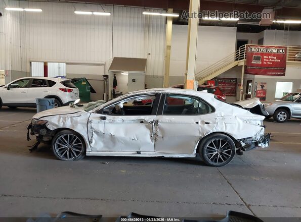 4T1G11BK3PU082644 2023 TOYOTA CAMRY White Սալոնի հետևի տեսք