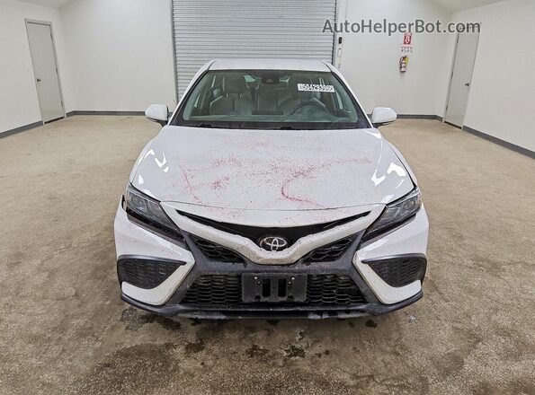 4T1G11BK5RU113282 2024 TOYOTA CAMRY White Դիմացի տեսք