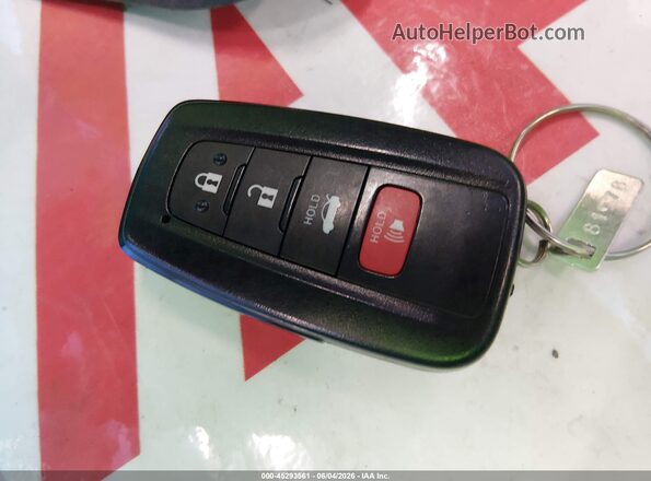 4T1G31AK3NU033596 2022 TOYOTA CAMRY Silver წინა პანელის ხედი