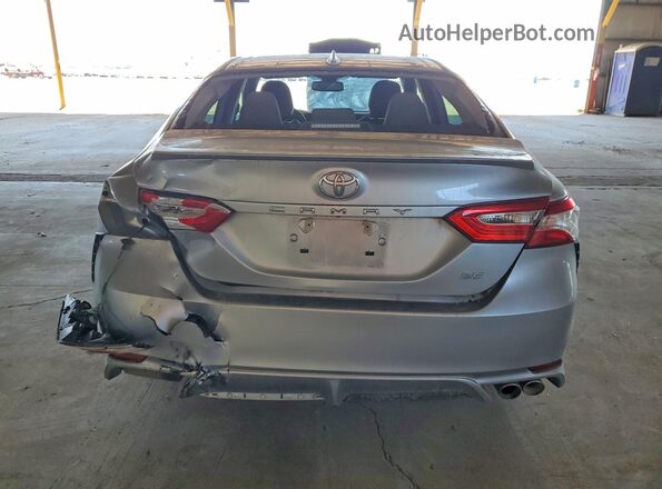 4T1J11AK4LU949633 2020 TOYOTA CAMRY Silver Вид ззаду