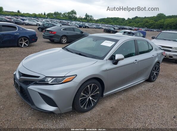 4T1J31AK2LU009695 2020 TOYOTA CAMRY Silver Przód lewy