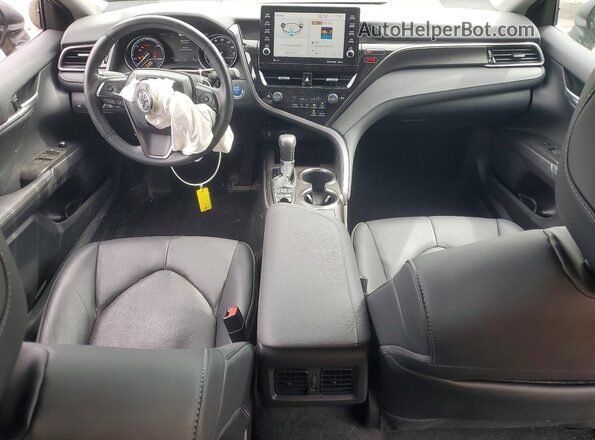 4T1K31AK8RU071292 2024 TOYOTA CAMRY Silver Widok deski rozdzielczej