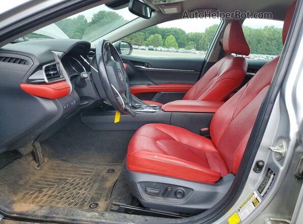 4T1K61AK0LU867131 2020 TOYOTA CAMRY Silver Front interior view