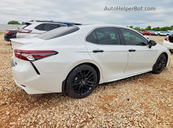 4T1K61BK0MU032131 2021 TOYOTA CAMRY White 
