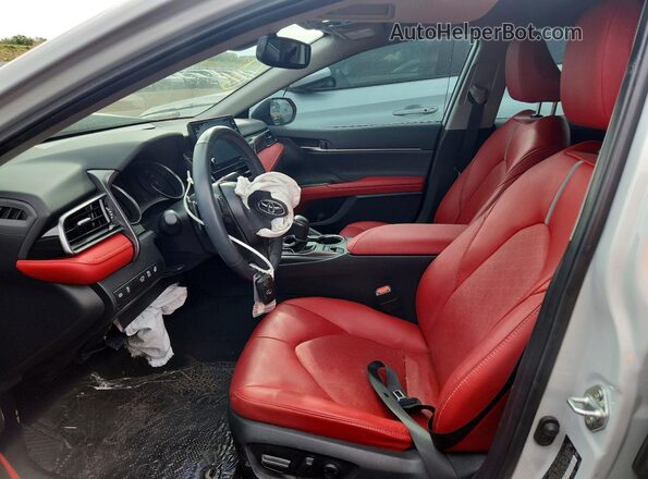 4T1K61BK2RU129130 2024 TOYOTA CAMRY White Front interior view