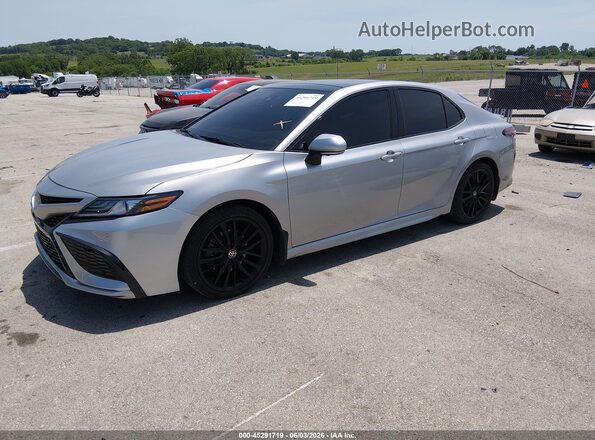 4T1K61BKXPU084225 2023 TOYOTA CAMRY Серебряный Передняя левая четверть