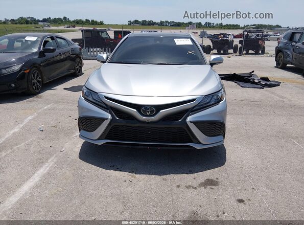 4T1K61BKXPU084225 2023 TOYOTA CAMRY Серебряный Вид задней части салона