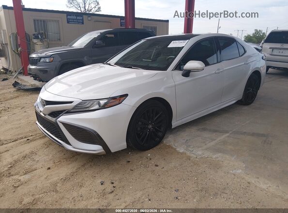 4T1KZ1AK6MU051663 2021 TOYOTA CAMRY White Передня ліва чверть