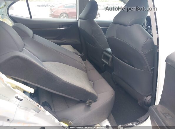 4T1R11AK1RU235809 2024 TOYOTA CAMRY White Widok naklejki z numerem VIN