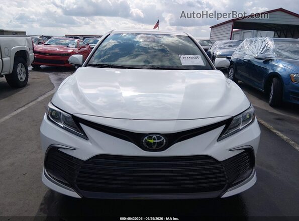 4T1R11AK2NU651071 2022 TOYOTA CAMRY White Widok zestawu wskaźników