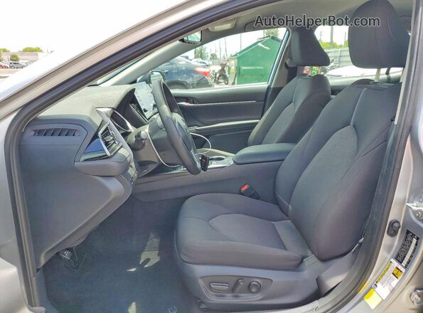 4T1R11AK5RU874792 2024 TOYOTA CAMRY Silver Вид салону спереду