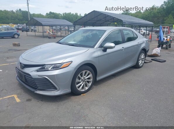 4T1R11BK9PU094662 2023 TOYOTA CAMRY Silver Przód lewy