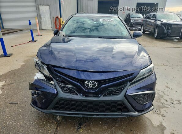 4T1T11BKXNU066470 2022 TOYOTA CAMRY Синий Вид спереди