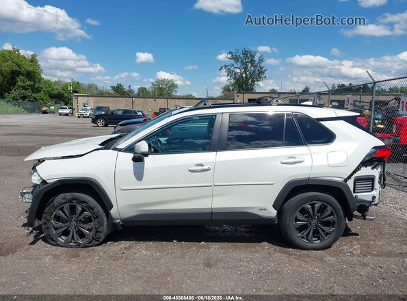 4T3B6RFV7NU078650 2022 TOYOTA RAV4 HYBRID White 