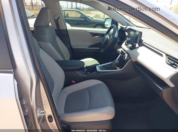4T3D6RFV2MU062427 2021 TOYOTA RAV4 HYBRID Silver Вид салону спереду