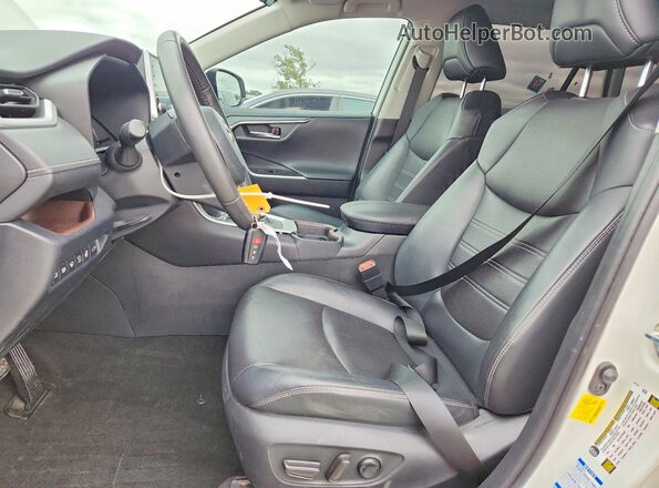 4T3DWRFV3LU001649 2020 TOYOTA RAV4 White Front interior view