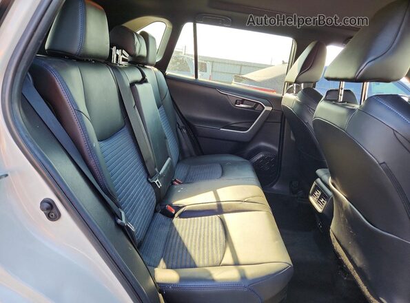 4T3E6RFV0MU008869 2021 TOYOTA RAV4 White უკანა სალონის ხედი
