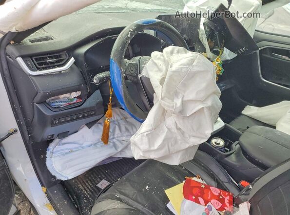 4T3E6RFV0PU110533 2023 TOYOTA RAV4 White Widok deski rozdzielczej