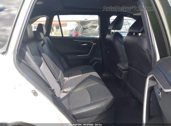 4T3E6RFV2NU066211 2022 TOYOTA RAV4 HYBRID White 