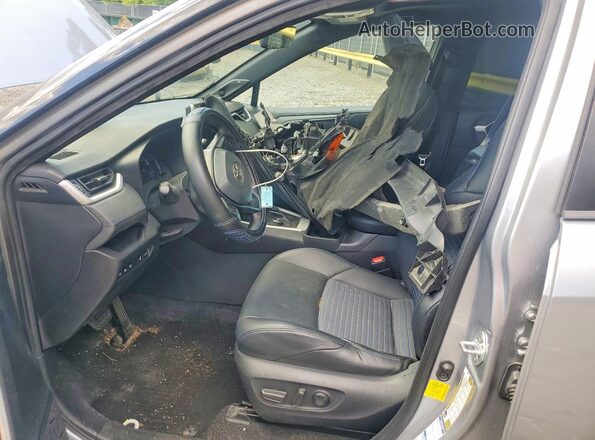 4T3E6RFV6LU003044 2020 TOYOTA RAV4 Серебряный Вид салона спереди