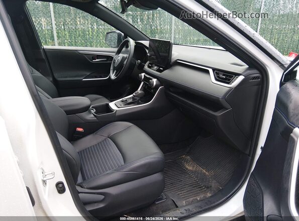 4T3E6RFV8SU179544 2025 TOYOTA RAV4 HYBRID Белый Вид салона спереди