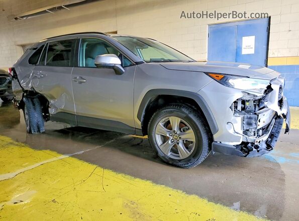 4T3MWRFV2NU065555 2022 TOYOTA RAV4 Silver Przód prawy