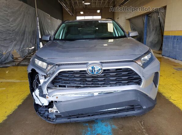 4T3MWRFV2NU065555 2022 TOYOTA RAV4 Silver Widok z przodu