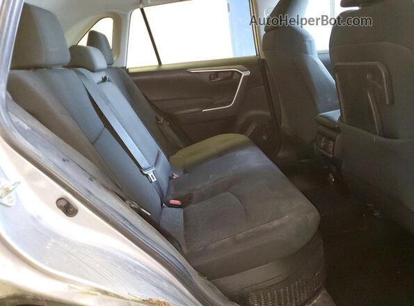 4T3MWRFV2NU065555 2022 TOYOTA RAV4 Silver Widok wnętrza z tyłu