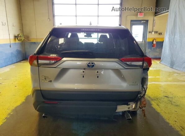 4T3MWRFV2NU065555 2022 TOYOTA RAV4 Silver Widok z tyłu