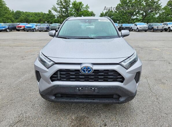 4T3MWRFV3PU095327 2023 TOYOTA RAV4 Серебряный Вид спереди
