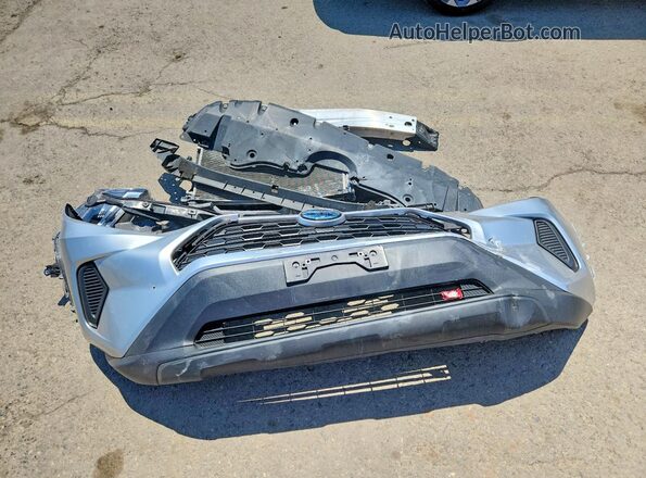 4T3RWRFV0RU136943 2024 TOYOTA RAV4 Silver Widok naklejki z numerem VIN